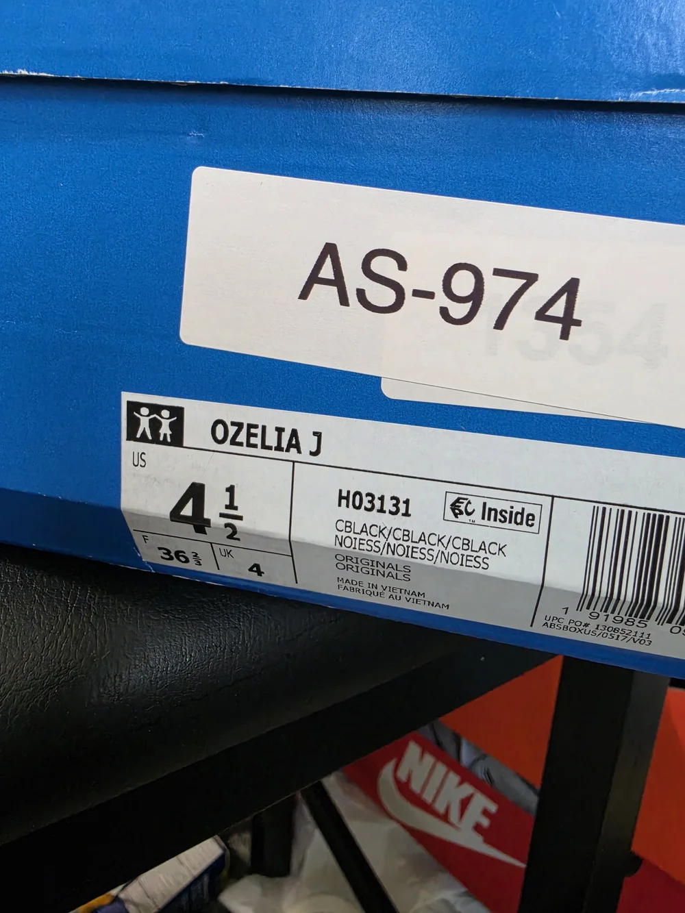 Adidas Ozelia J